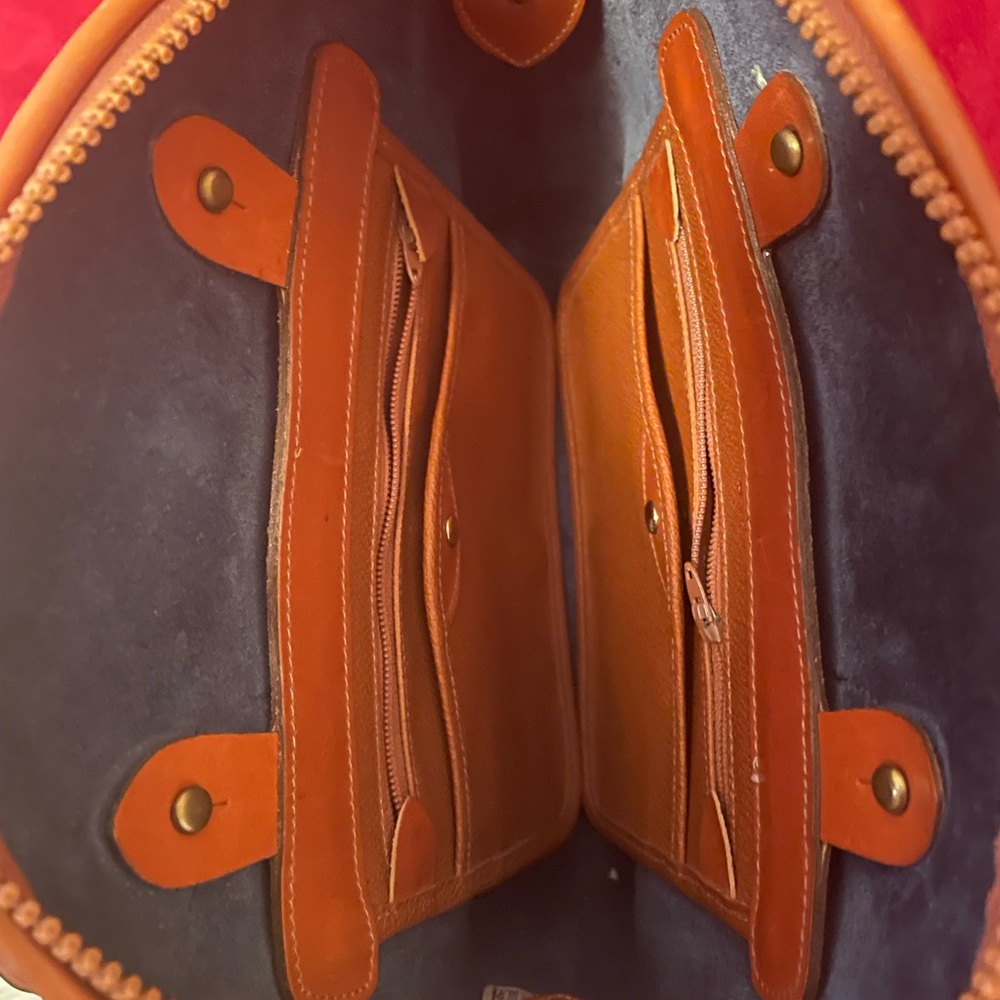 Vintage Dooney & Bourke - Picture 8 of 16